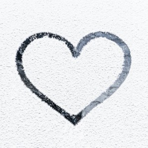 Heart drawn in snow - smaller